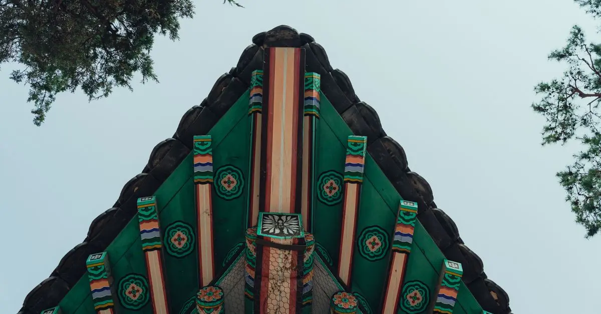 Le Dancheong : art et rituel de la peinture sur bâtiment coréen